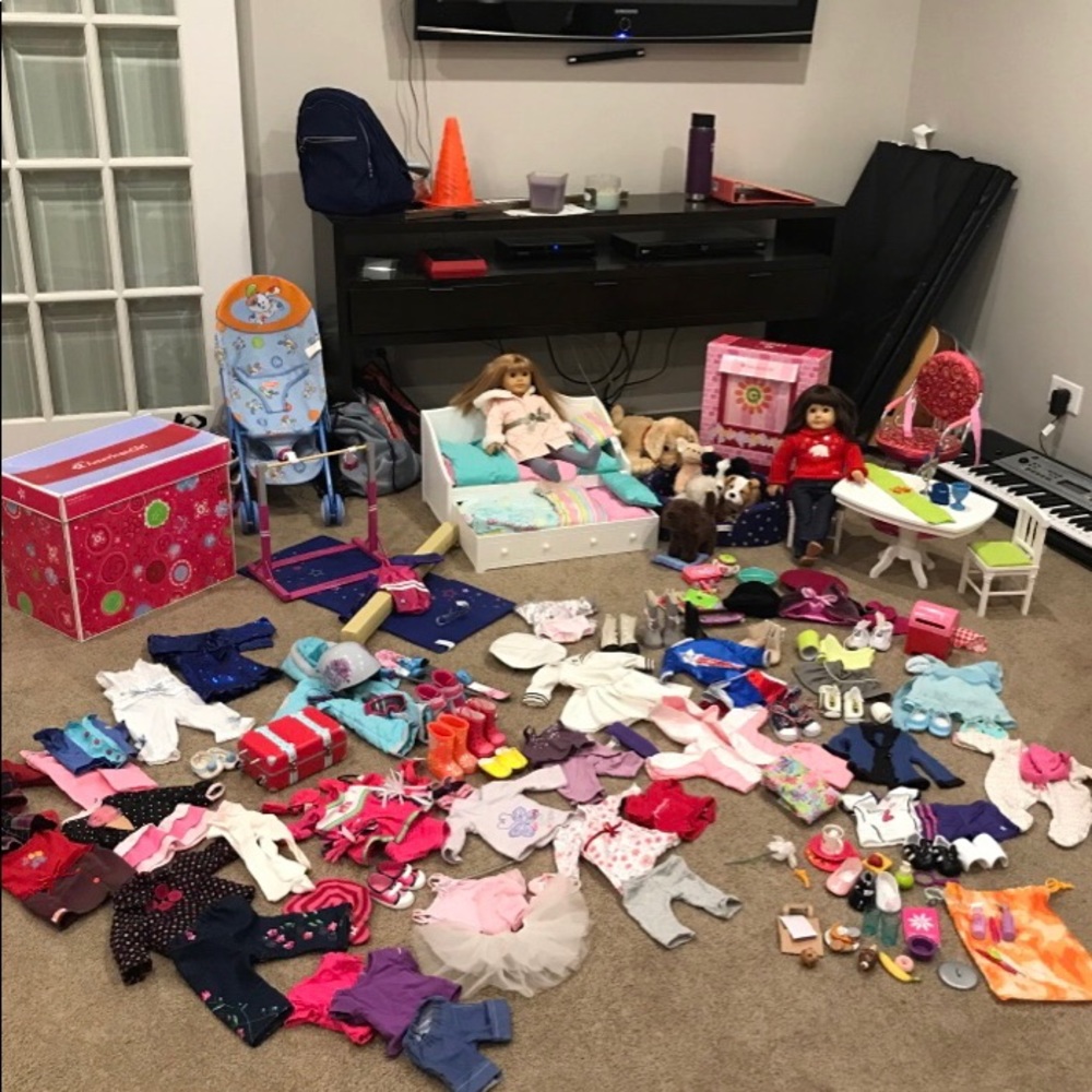 American girl dolls outfits and sets!!